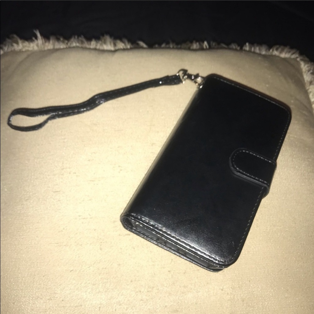 Faux leather wallet/wristlet iPhone 7plus case 🥀